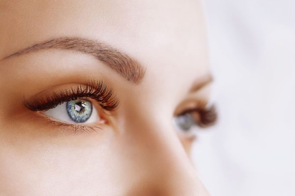 foto-diseño-de-mirada-nr-clínica-estética